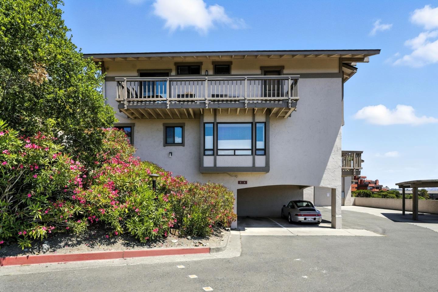 Detail Gallery Image 26 of 34 For 80 Marinero Cir, Tiburon,  CA 94920 - 2 Beds | 2/1 Baths