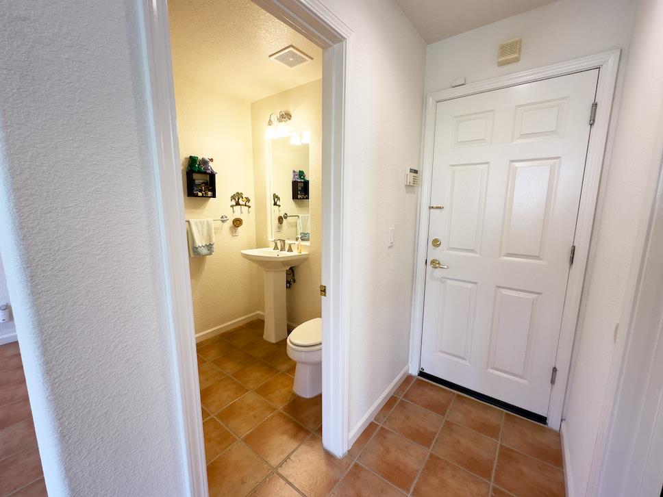 Detail Gallery Image 14 of 34 For 1675 via Cortina, San Jose,  CA 95120 - 4 Beds | 2/1 Baths
