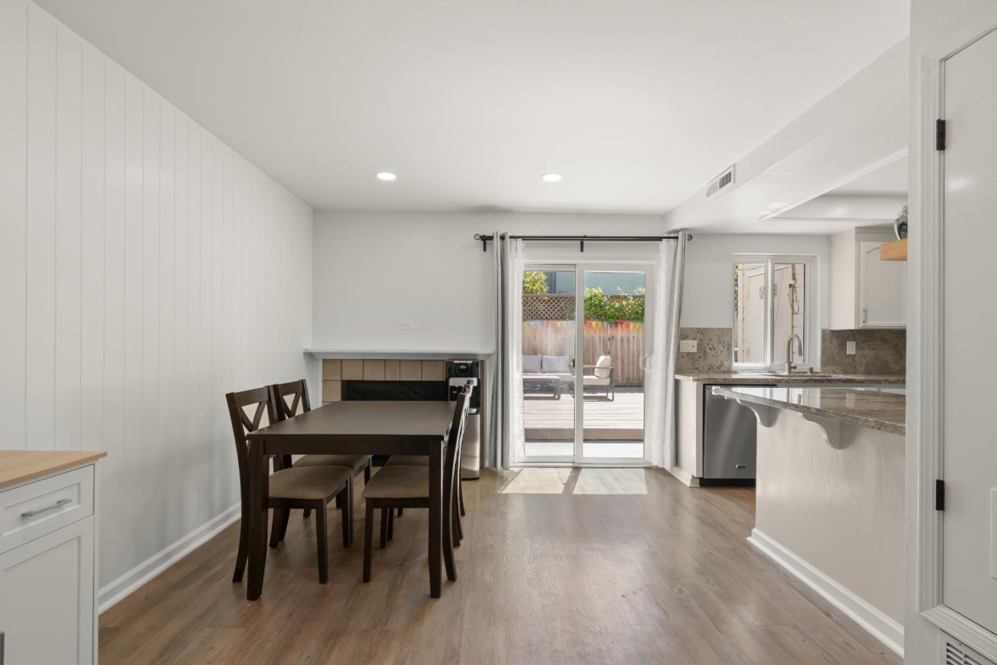 Detail Gallery Image 5 of 15 For 201 Shelley Ave, Campbell,  CA 95008 - 3 Beds | 2/1 Baths