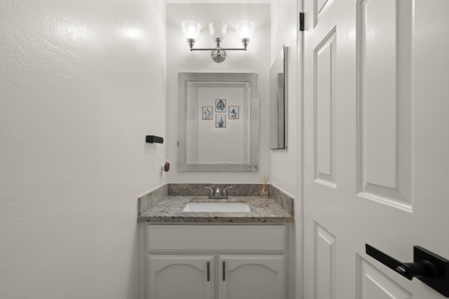 Detail Gallery Image 6 of 15 For 201 Shelley Ave, Campbell,  CA 95008 - 3 Beds | 2/1 Baths