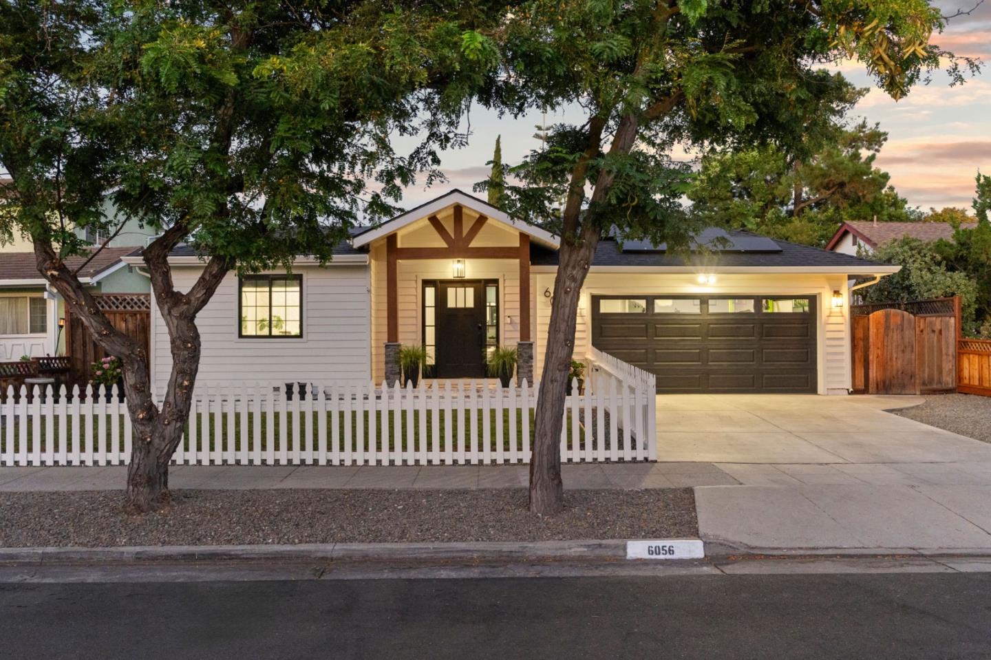 Detail Gallery Image 2 of 49 For 6056 Indian Ave, San Jose,  CA 95123 - 4 Beds | 3 Baths