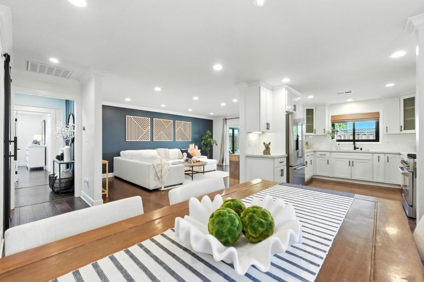 Detail Gallery Image 4 of 49 For 6056 Indian Ave, San Jose,  CA 95123 - 4 Beds | 3 Baths