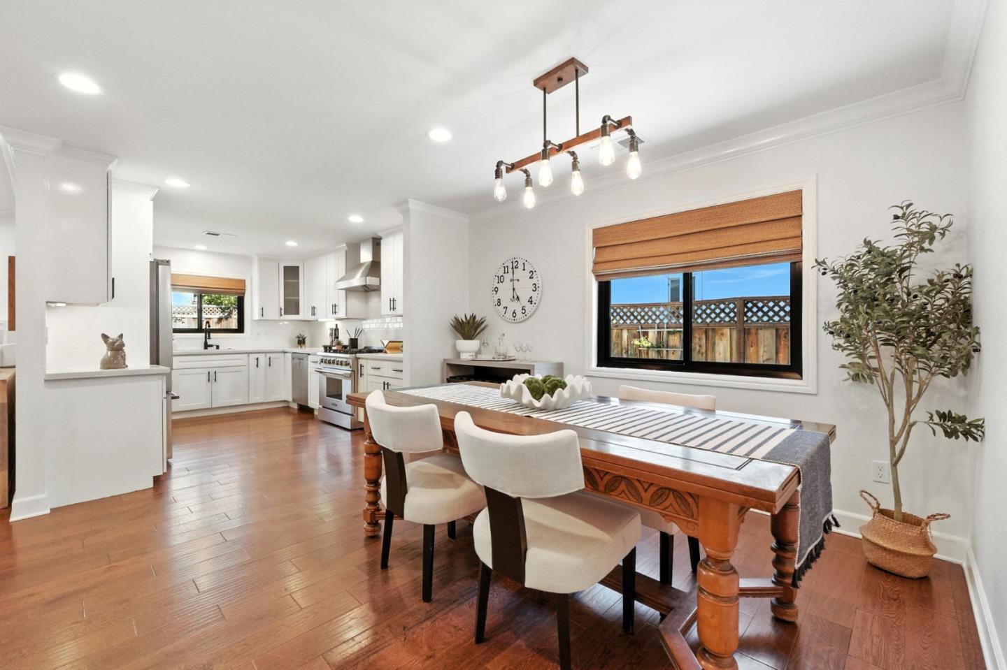 Detail Gallery Image 5 of 49 For 6056 Indian Ave, San Jose,  CA 95123 - 4 Beds | 3 Baths