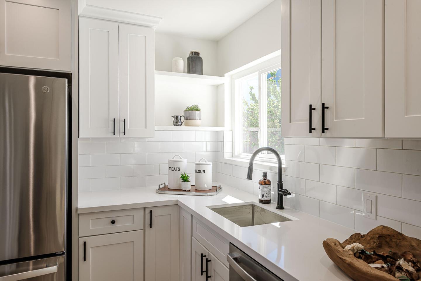 Detail Gallery Image 12 of 26 For 220 Park Blvd, Millbrae,  CA 94030 - 3 Beds | 1/1 Baths