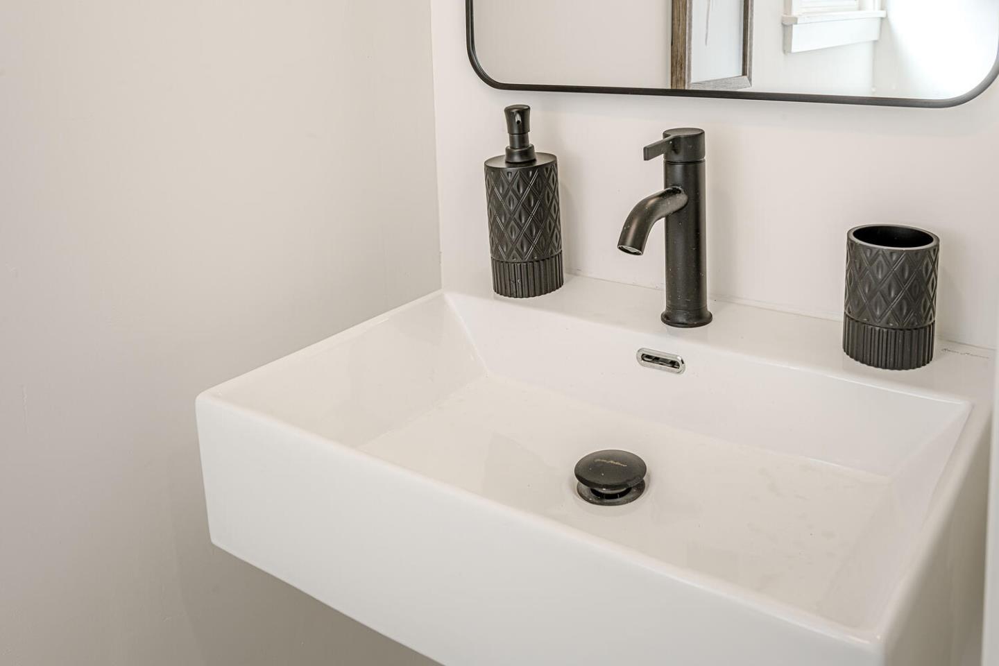Detail Gallery Image 20 of 26 For 220 Park Blvd, Millbrae,  CA 94030 - 3 Beds | 1/1 Baths