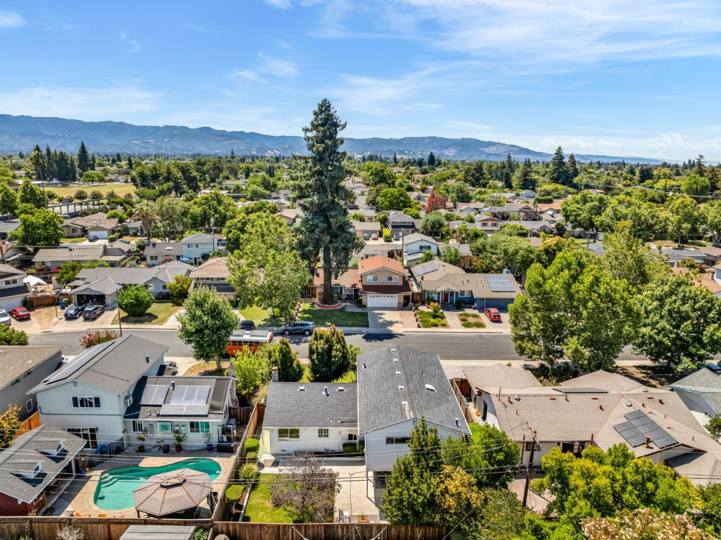 Detail Gallery Image 37 of 44 For 180 Coventry Dr, Campbell,  CA 95008 - 4 Beds | 2/1 Baths