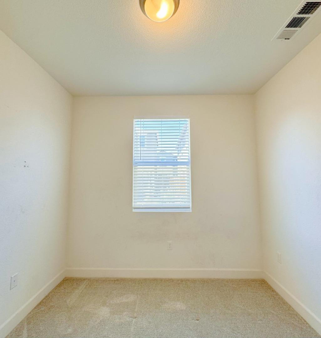Detail Gallery Image 12 of 31 For 61 Brook Ln, Pittsburg,  CA 94565 - 5 Beds | 4/1 Baths