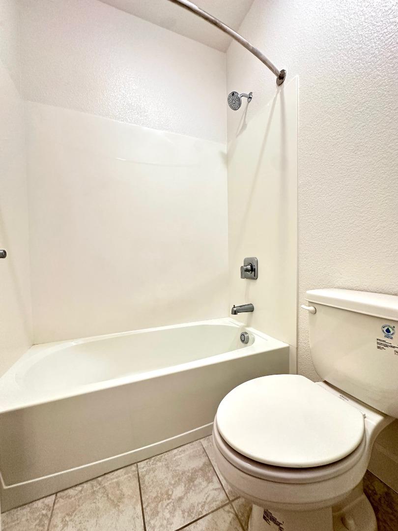 Detail Gallery Image 17 of 31 For 61 Brook Ln, Pittsburg,  CA 94565 - 5 Beds | 4/1 Baths