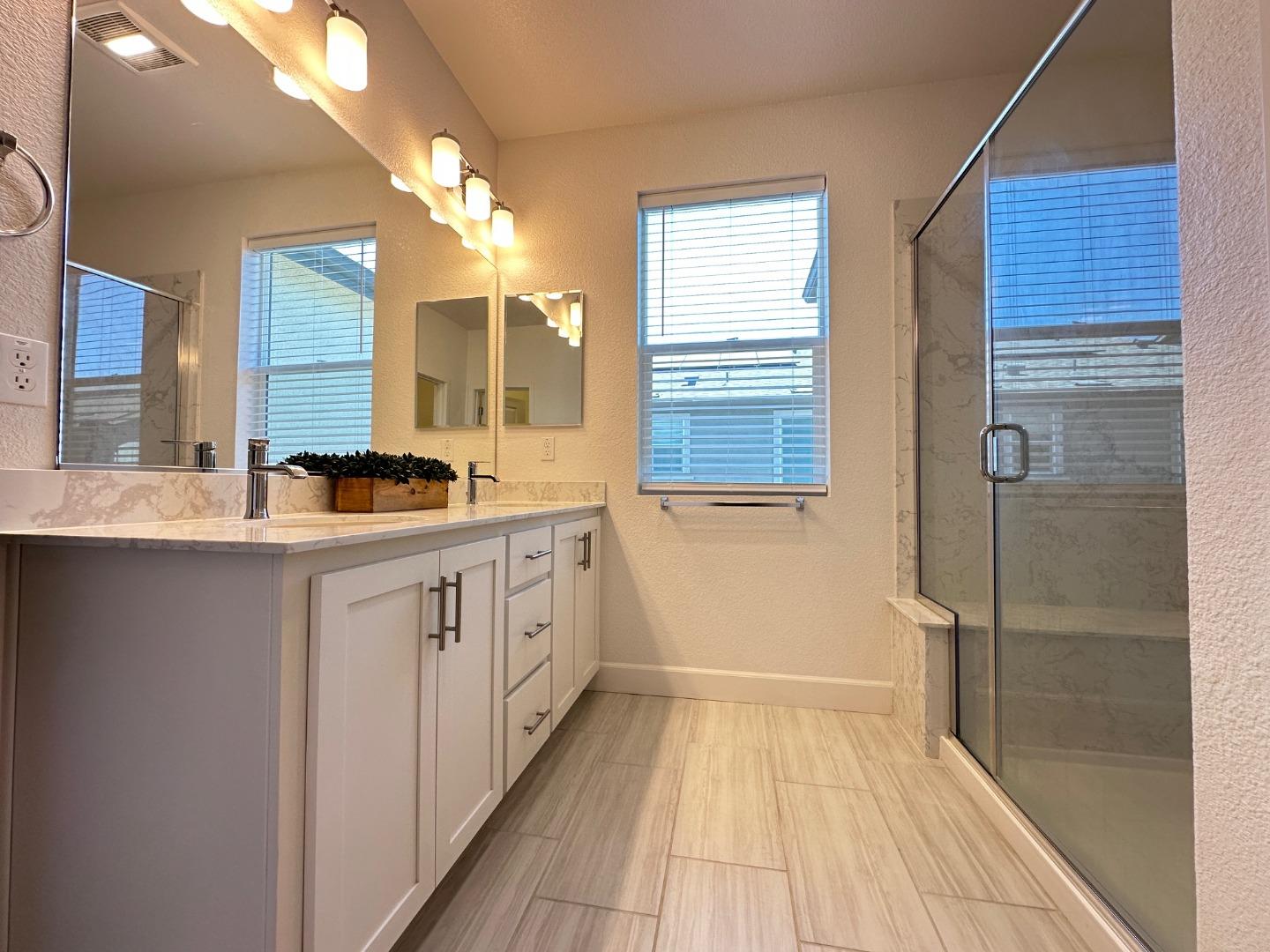 Detail Gallery Image 18 of 31 For 61 Brook Ln, Pittsburg,  CA 94565 - 5 Beds | 4/1 Baths