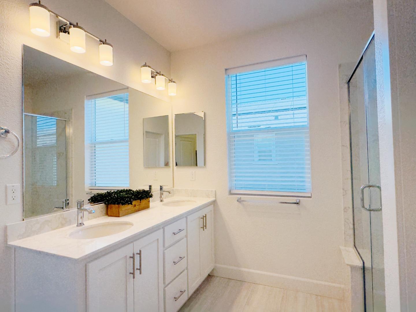 Detail Gallery Image 19 of 31 For 61 Brook Ln, Pittsburg,  CA 94565 - 5 Beds | 4/1 Baths