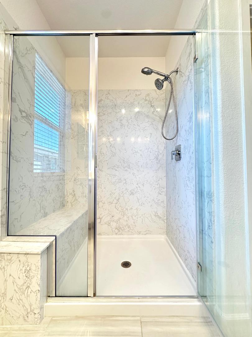 Detail Gallery Image 20 of 31 For 61 Brook Ln, Pittsburg,  CA 94565 - 5 Beds | 4/1 Baths