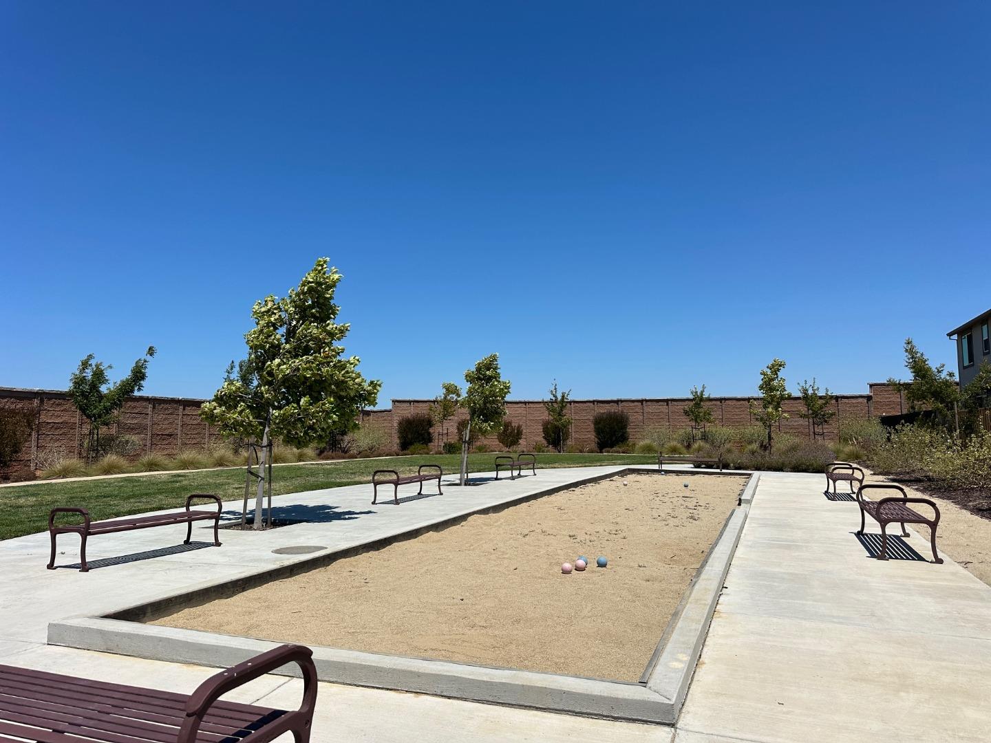 Detail Gallery Image 28 of 31 For 61 Brook Ln, Pittsburg,  CA 94565 - 5 Beds | 4/1 Baths