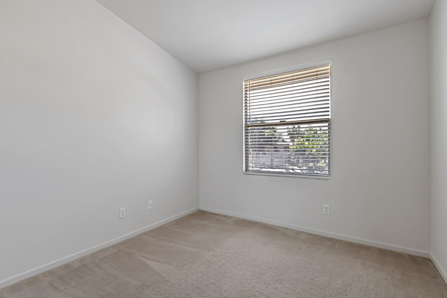 Detail Gallery Image 22 of 41 For 1075 Esparanza Way, San Jose,  CA 95138 - 3 Beds | 3 Baths