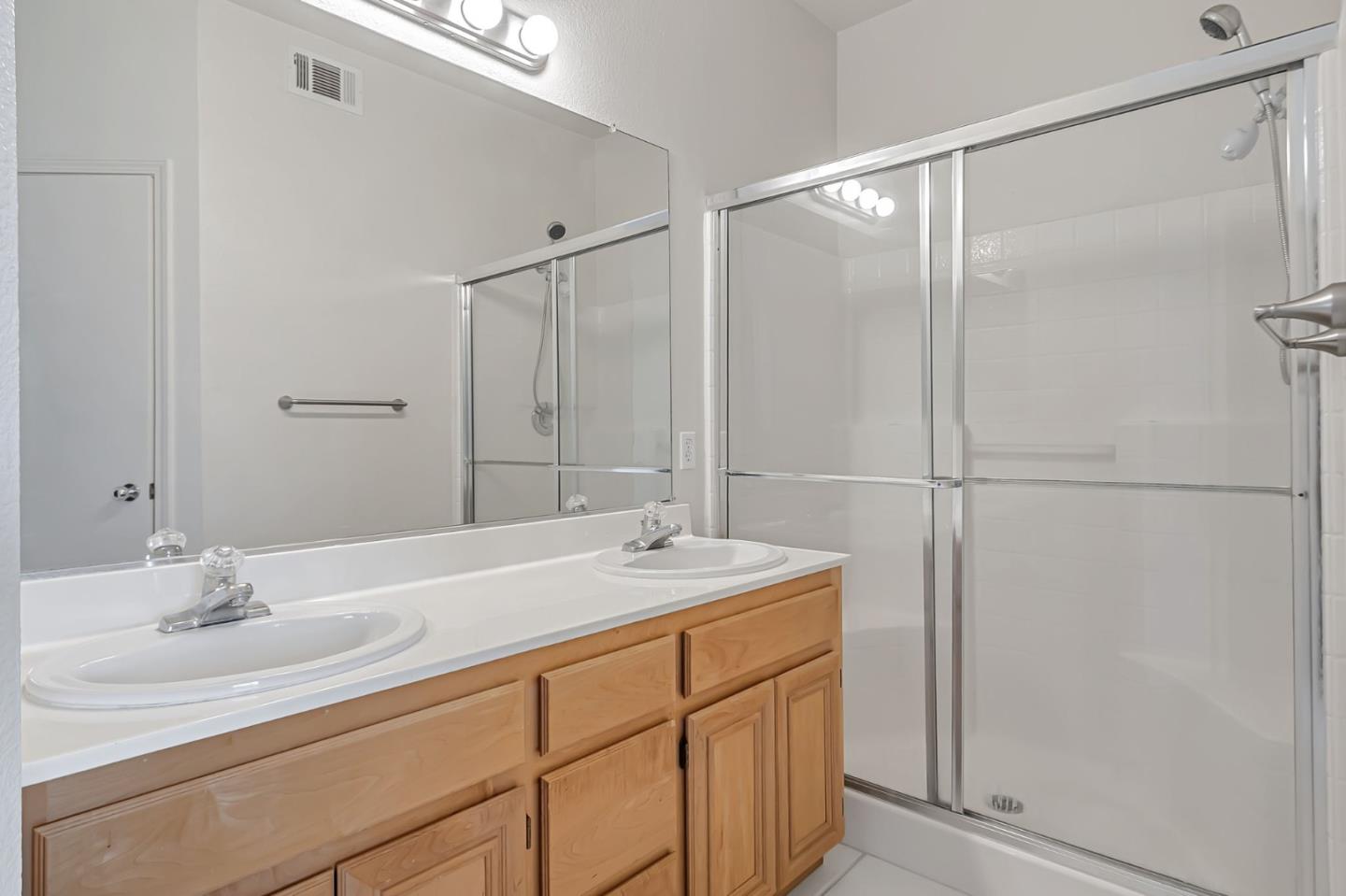 Detail Gallery Image 35 of 41 For 1075 Esparanza Way, San Jose,  CA 95138 - 3 Beds | 3 Baths