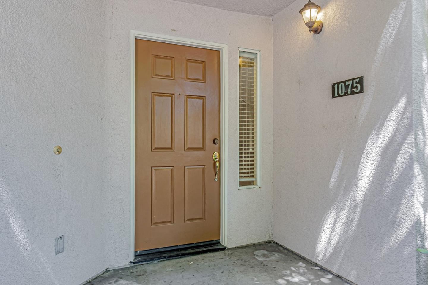 Detail Gallery Image 6 of 41 For 1075 Esparanza Way, San Jose,  CA 95138 - 3 Beds | 3 Baths