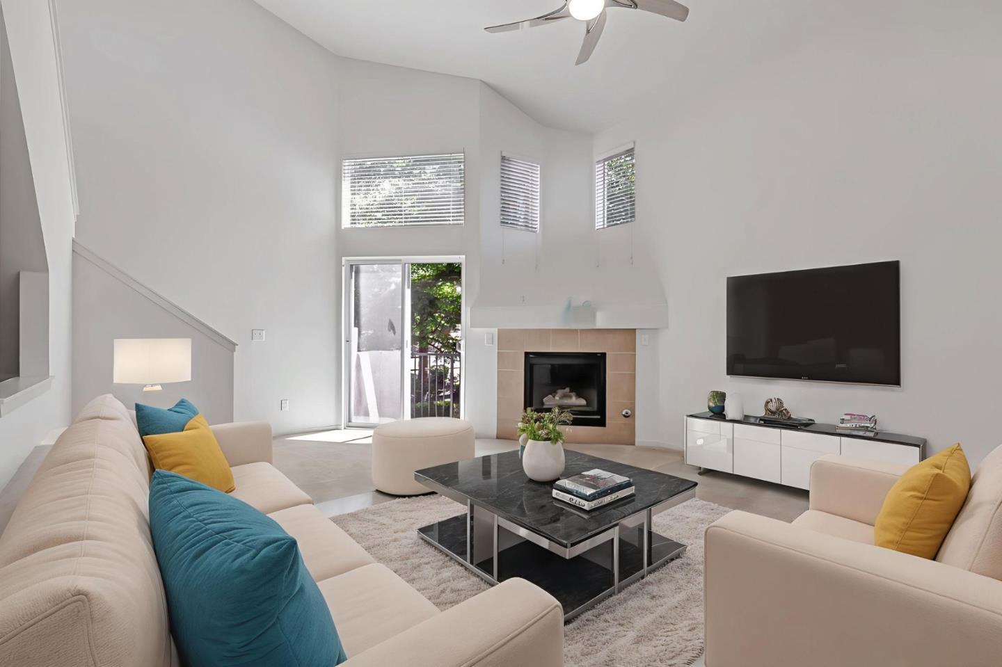 Detail Gallery Image 9 of 41 For 1075 Esparanza Way, San Jose,  CA 95138 - 3 Beds | 3 Baths