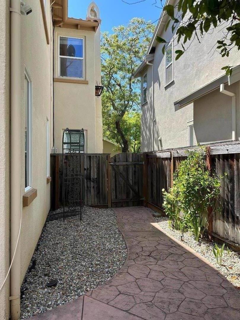 Detail Gallery Image 33 of 37 For 7562 Edinburgh Way, Gilroy,  CA 95020 - 4 Beds | 2/1 Baths