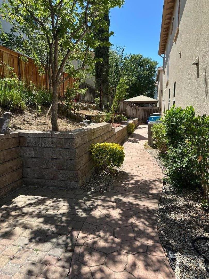 Detail Gallery Image 36 of 37 For 7562 Edinburgh Way, Gilroy,  CA 95020 - 4 Beds | 2/1 Baths