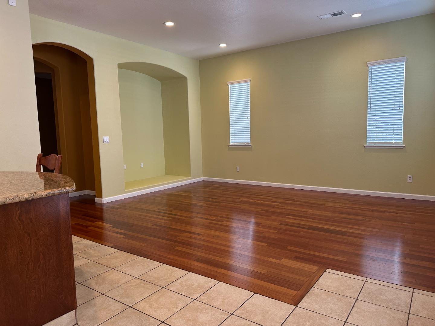 Detail Gallery Image 6 of 37 For 7562 Edinburgh Way, Gilroy,  CA 95020 - 4 Beds | 2/1 Baths