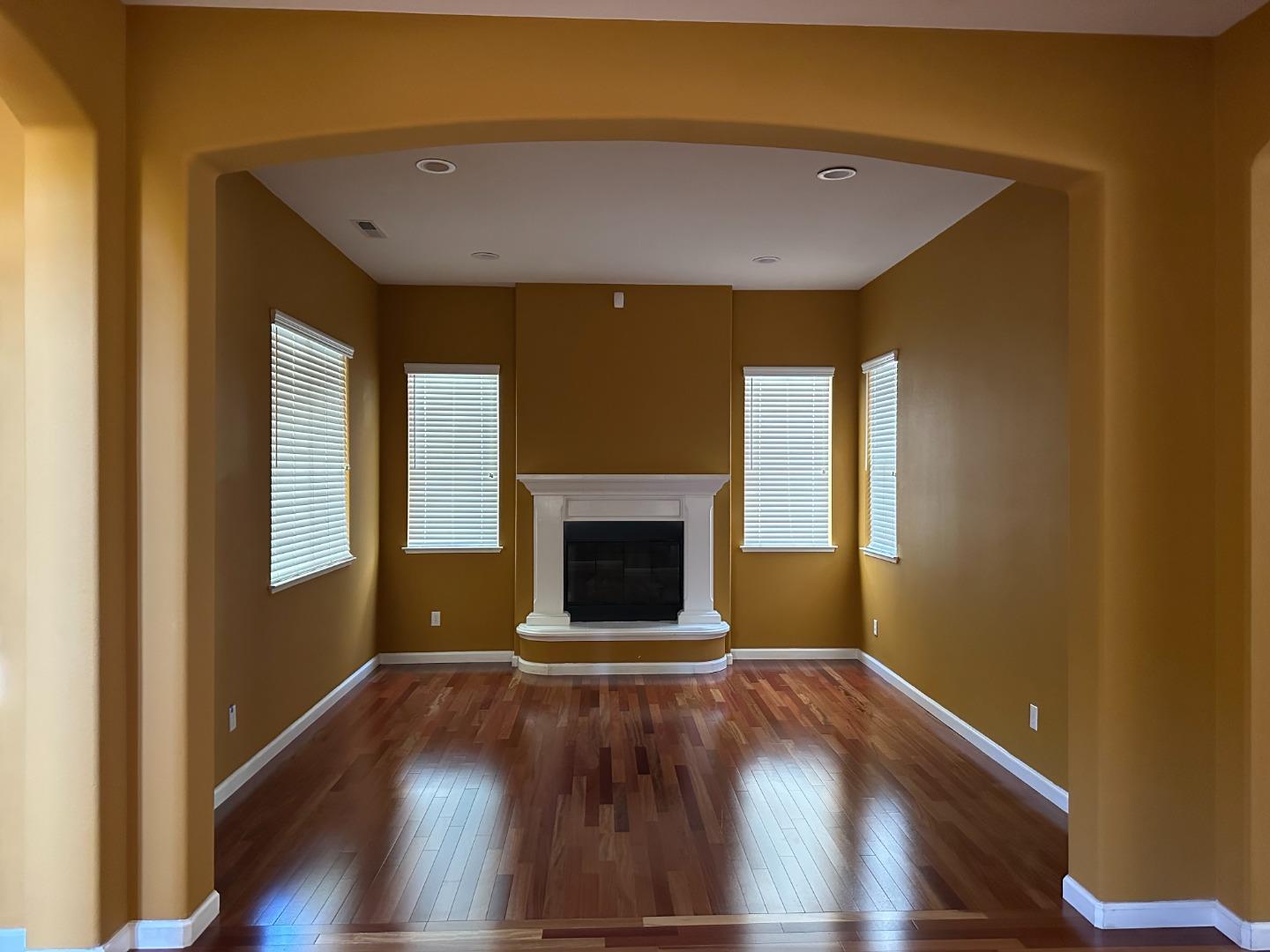 Detail Gallery Image 7 of 37 For 7562 Edinburgh Way, Gilroy,  CA 95020 - 4 Beds | 2/1 Baths