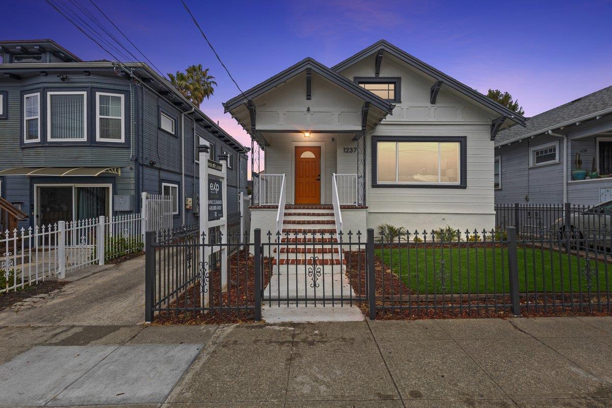 Detail Gallery Image 1 of 48 For 1237 Ashby Ave, Berkeley,  CA 94702 - 2 Beds | 2 Baths
