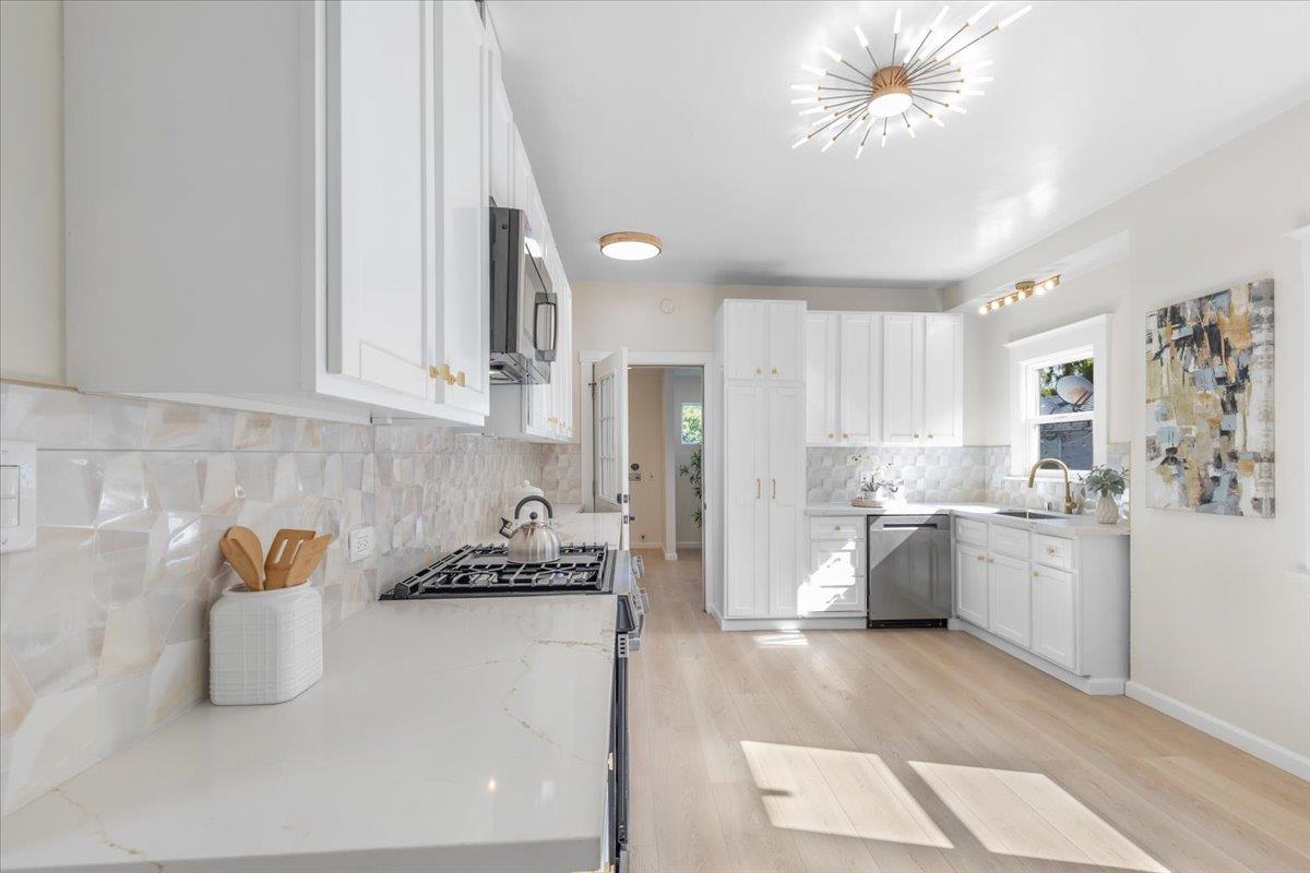 Detail Gallery Image 14 of 48 For 1237 Ashby Ave, Berkeley,  CA 94702 - 2 Beds | 2 Baths