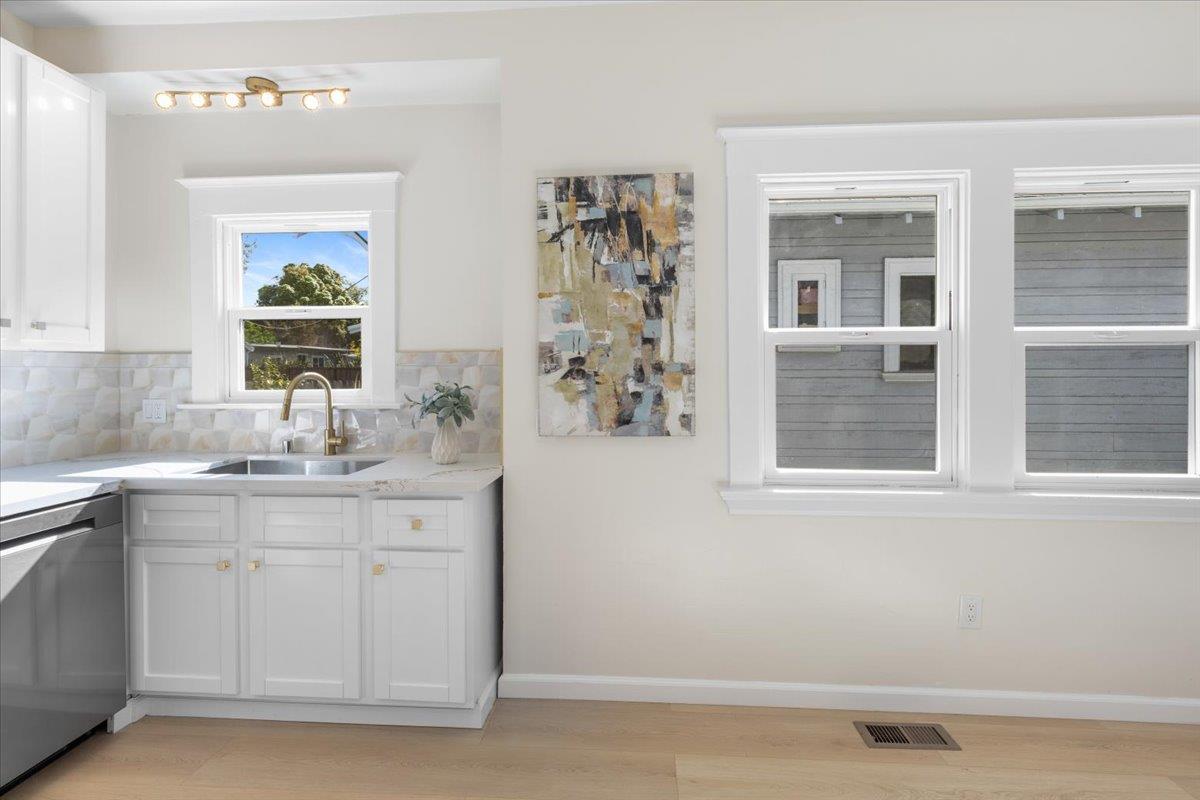 Detail Gallery Image 28 of 48 For 1237 Ashby Ave, Berkeley,  CA 94702 - 2 Beds | 2 Baths