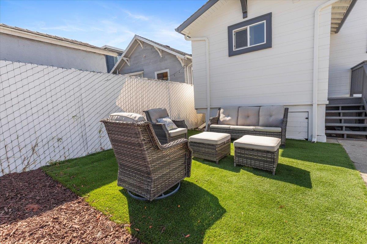 Detail Gallery Image 3 of 48 For 1237 Ashby Ave, Berkeley,  CA 94702 - 2 Beds | 2 Baths