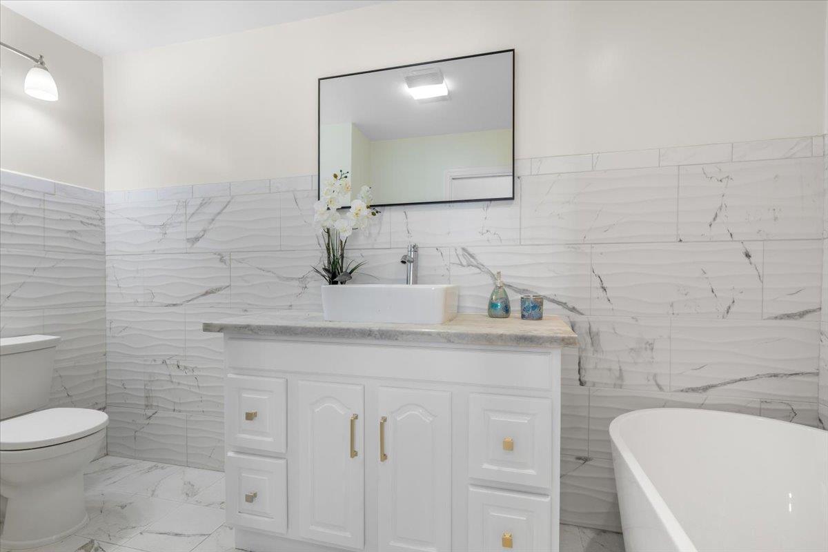 Detail Gallery Image 34 of 48 For 1237 Ashby Ave, Berkeley,  CA 94702 - 2 Beds | 2 Baths