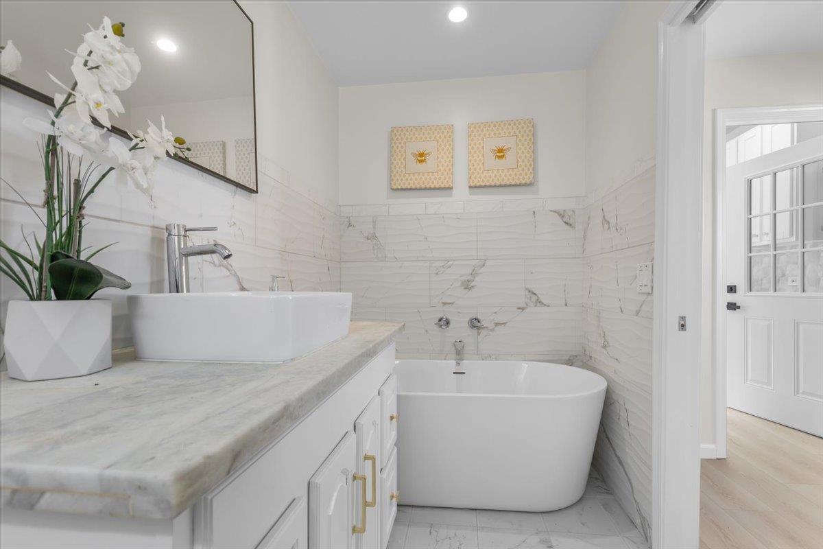 Detail Gallery Image 35 of 48 For 1237 Ashby Ave, Berkeley,  CA 94702 - 2 Beds | 2 Baths
