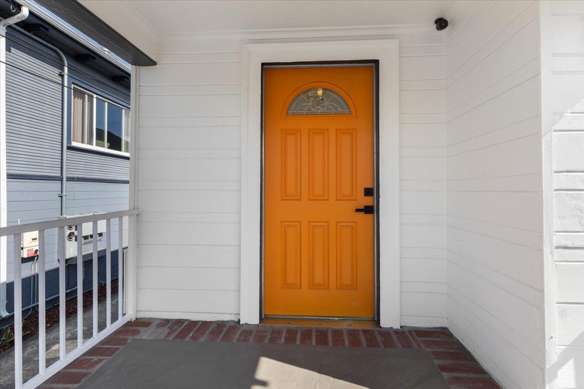 Detail Gallery Image 9 of 48 For 1237 Ashby Ave, Berkeley,  CA 94702 - 2 Beds | 2 Baths
