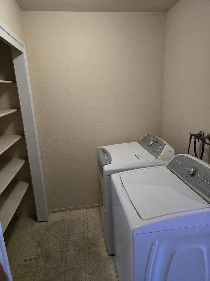 Detail Gallery Image 5 of 16 For 840 Line, Hollister,  CA 95023 - 3 Beds | 2 Baths