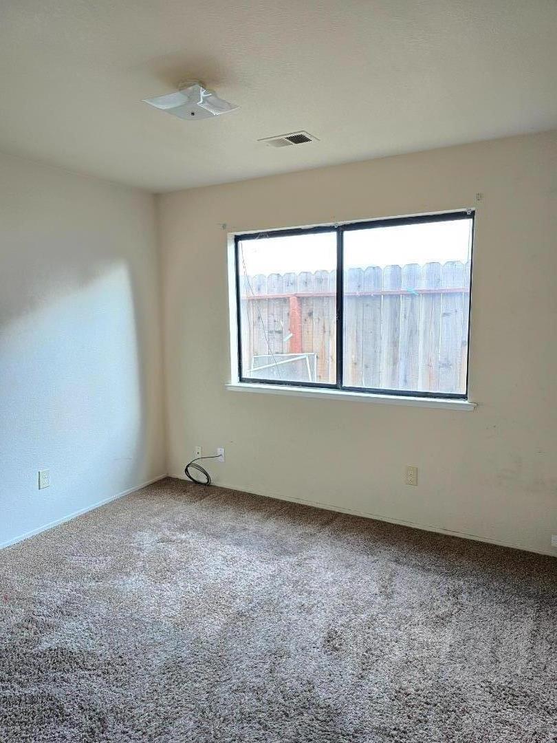 Detail Gallery Image 6 of 16 For 840 Line, Hollister,  CA 95023 - 3 Beds | 2 Baths