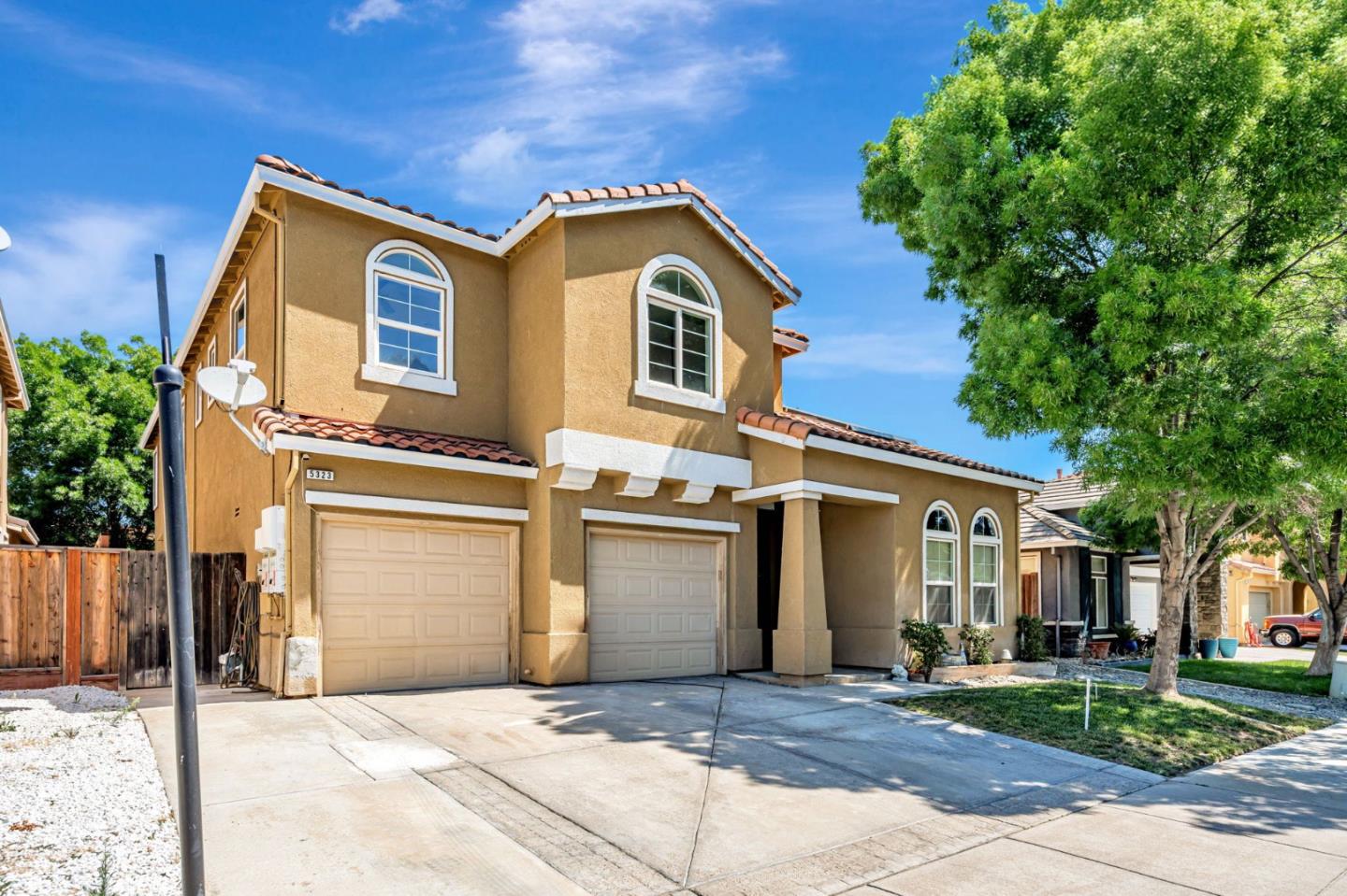 Detail Gallery Image 2 of 44 For 5323 Gold Creek Cir, Discovery Bay,  CA 94505 - 5 Beds | 3 Baths