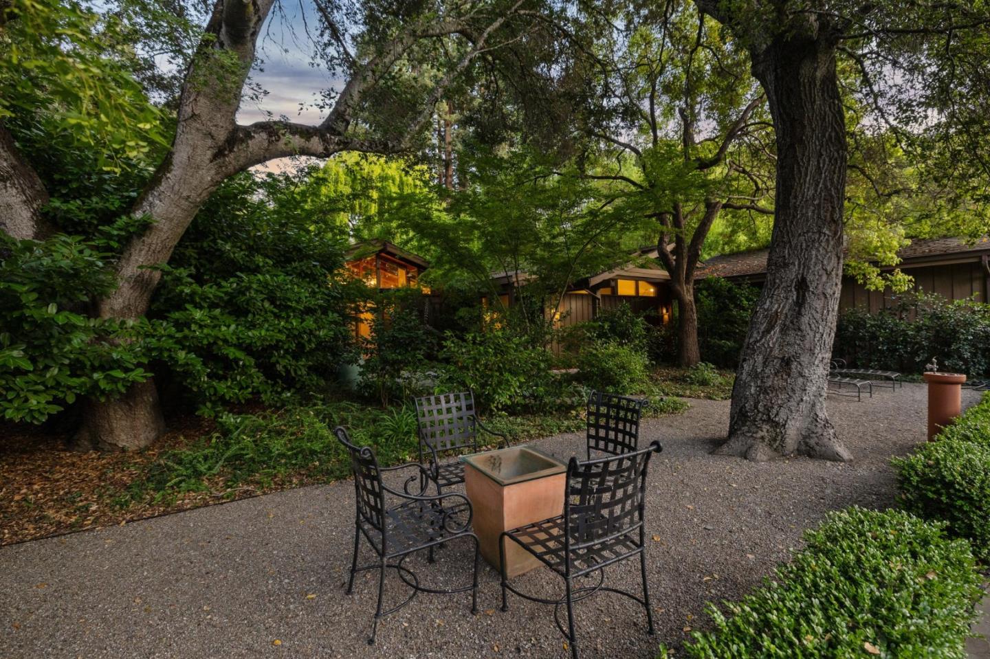 Detail Gallery Image 19 of 38 For 3323 Woodside Rd, Woodside,  CA 94062 - 3 Beds | 2/1 Baths