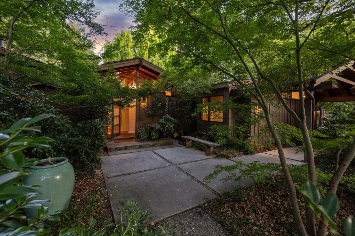 Detail Gallery Image 20 of 38 For 3323 Woodside Rd, Woodside,  CA 94062 - 3 Beds | 2/1 Baths