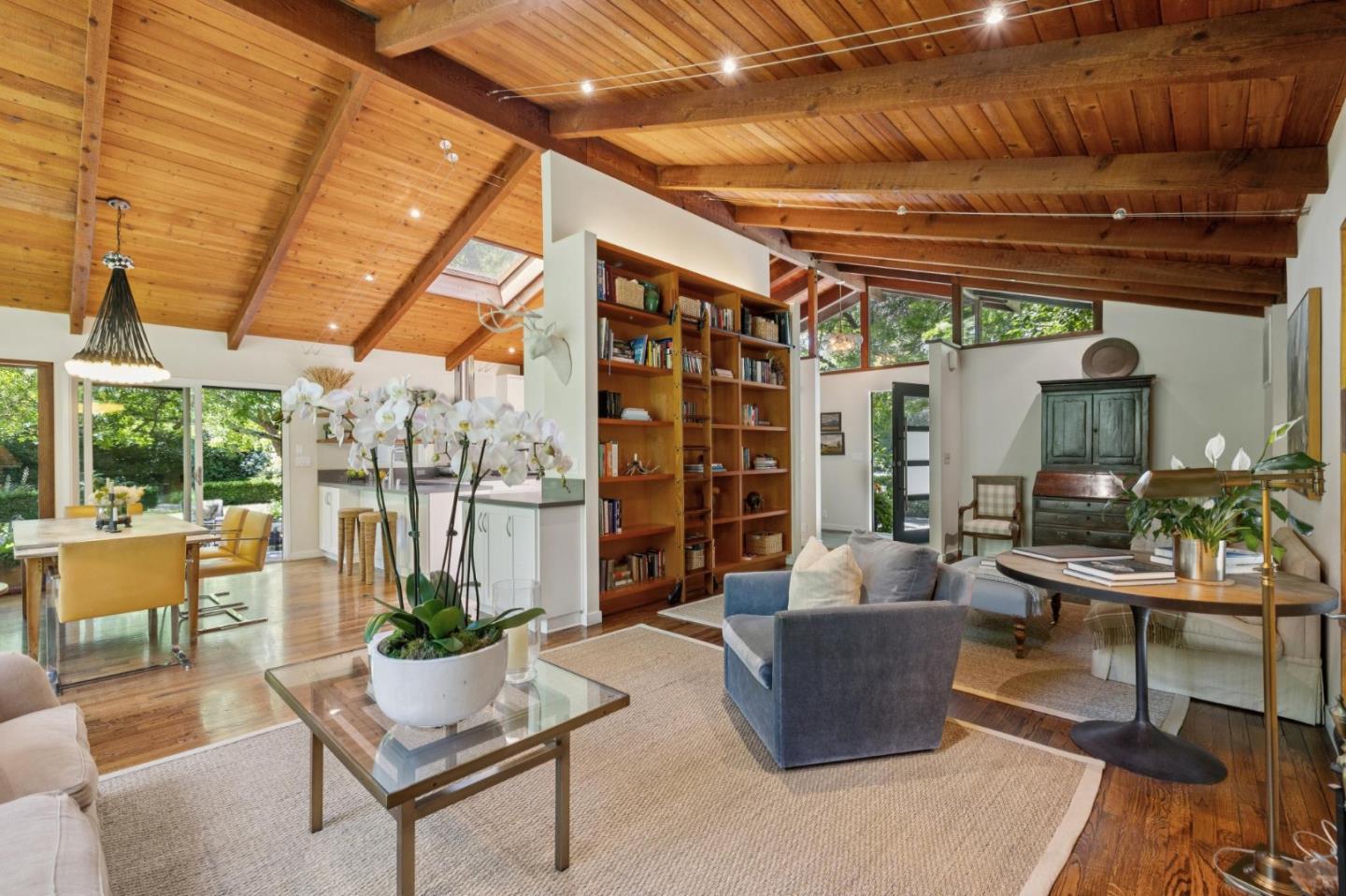 Detail Gallery Image 6 of 38 For 3323 Woodside Rd, Woodside,  CA 94062 - 3 Beds | 2/1 Baths