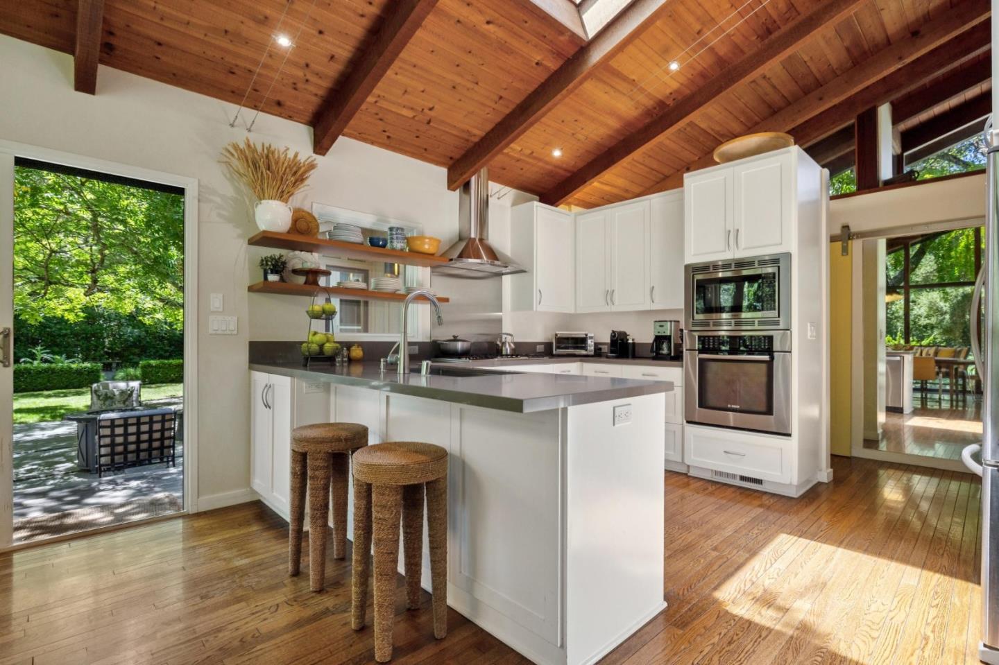 Detail Gallery Image 8 of 38 For 3323 Woodside Rd, Woodside,  CA 94062 - 3 Beds | 2/1 Baths