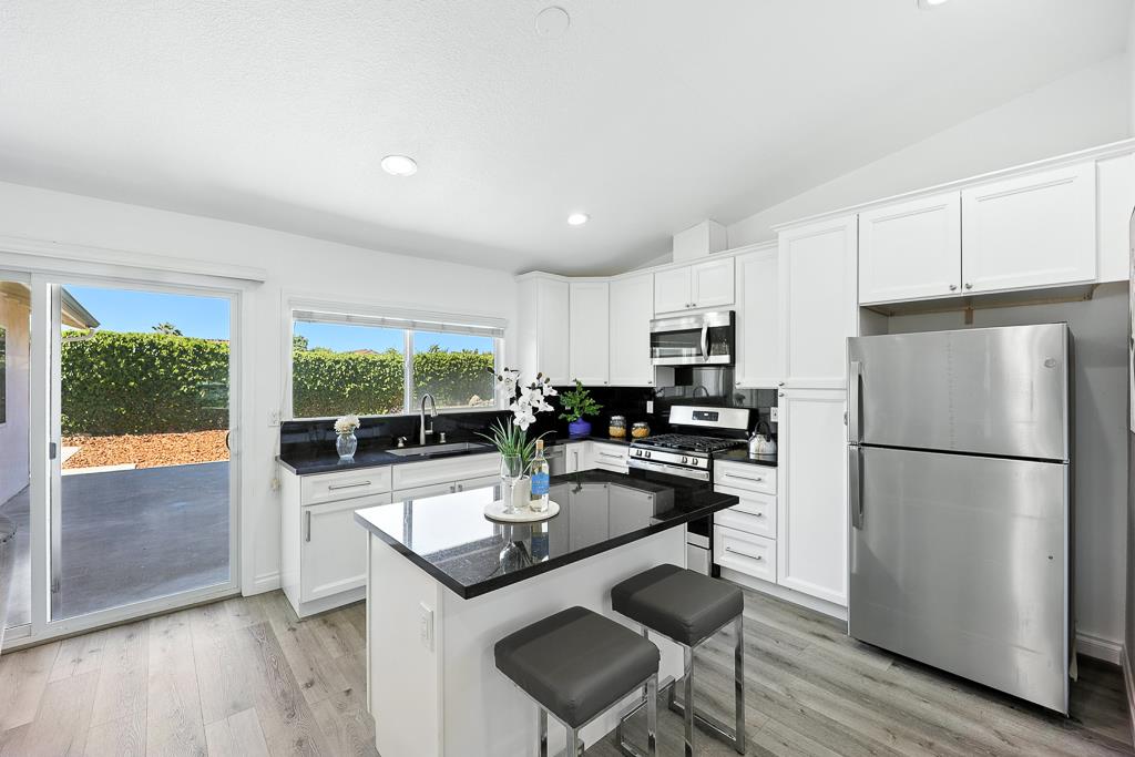Detail Gallery Image 10 of 60 For 5953 Bellflower Dr, Newark,  CA 94560 - 4 Beds | 2 Baths