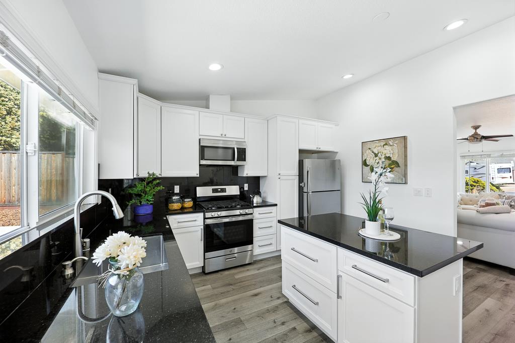 Detail Gallery Image 13 of 60 For 5953 Bellflower Dr, Newark,  CA 94560 - 4 Beds | 2 Baths