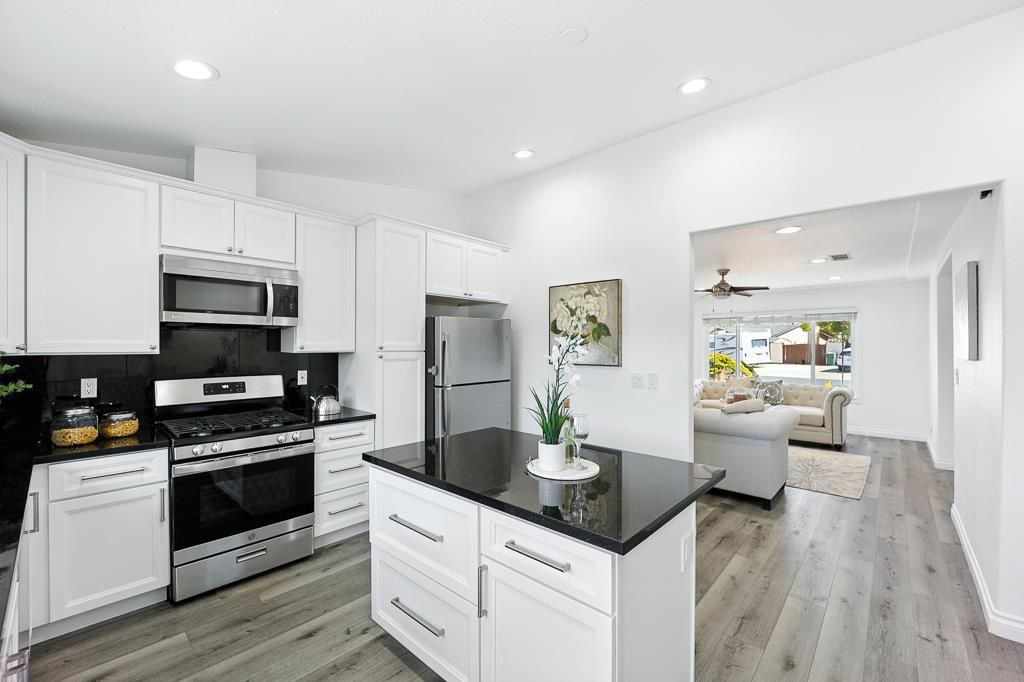Detail Gallery Image 14 of 60 For 5953 Bellflower Dr, Newark,  CA 94560 - 4 Beds | 2 Baths