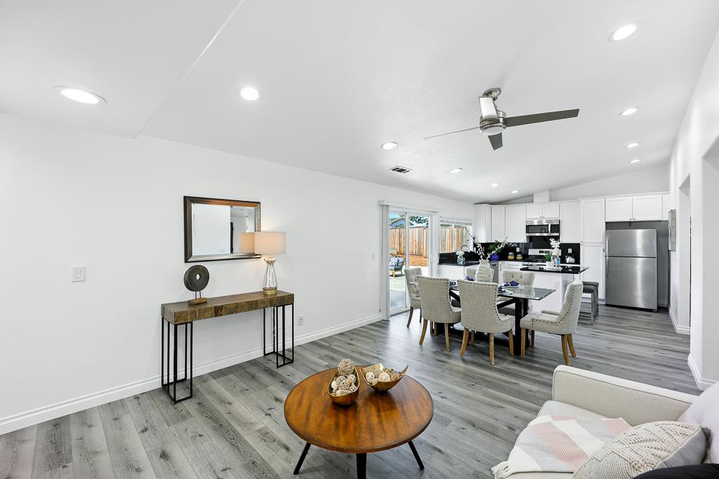 Detail Gallery Image 4 of 60 For 5953 Bellflower Dr, Newark,  CA 94560 - 4 Beds | 2 Baths