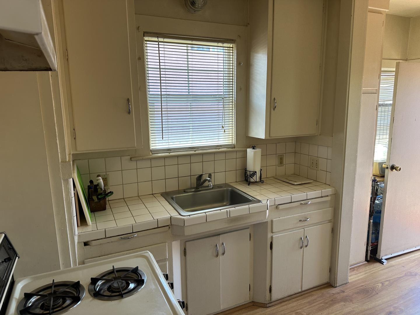 Detail Gallery Image 11 of 27 For 105 Palm Ave, Watsonville,  CA 95076 - 3 Beds | 1/1 Baths