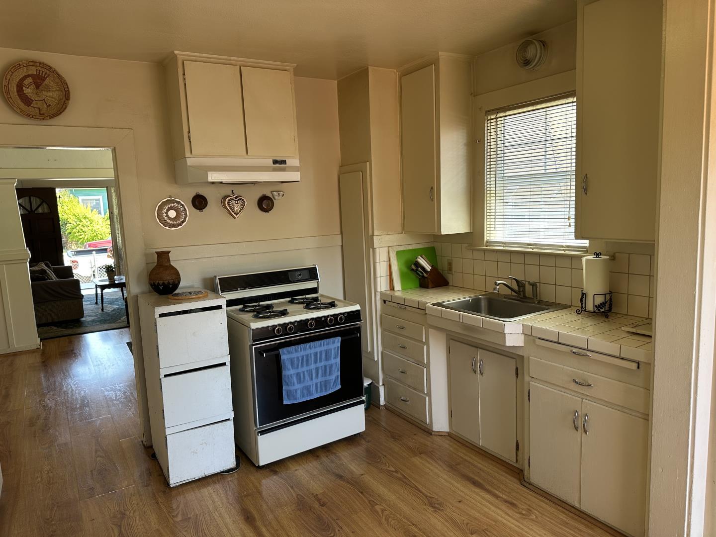 Detail Gallery Image 14 of 27 For 105 Palm Ave, Watsonville,  CA 95076 - 3 Beds | 1/1 Baths