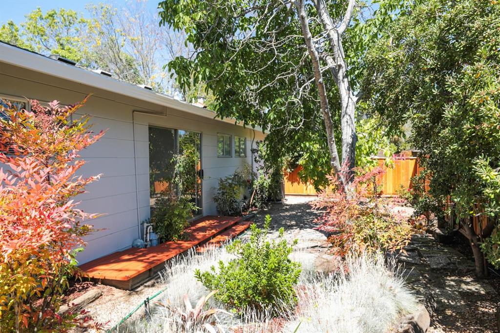 Detail Gallery Image 13 of 13 For 4120 Donald Dr, Palo Alto,  CA 94306 - 4 Beds | 3 Baths