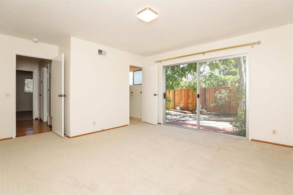 Detail Gallery Image 8 of 13 For 4120 Donald Dr, Palo Alto,  CA 94306 - 4 Beds | 3 Baths