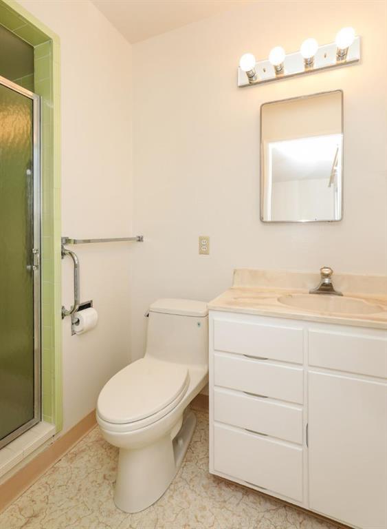 Detail Gallery Image 9 of 13 For 4120 Donald Dr, Palo Alto,  CA 94306 - 4 Beds | 3 Baths