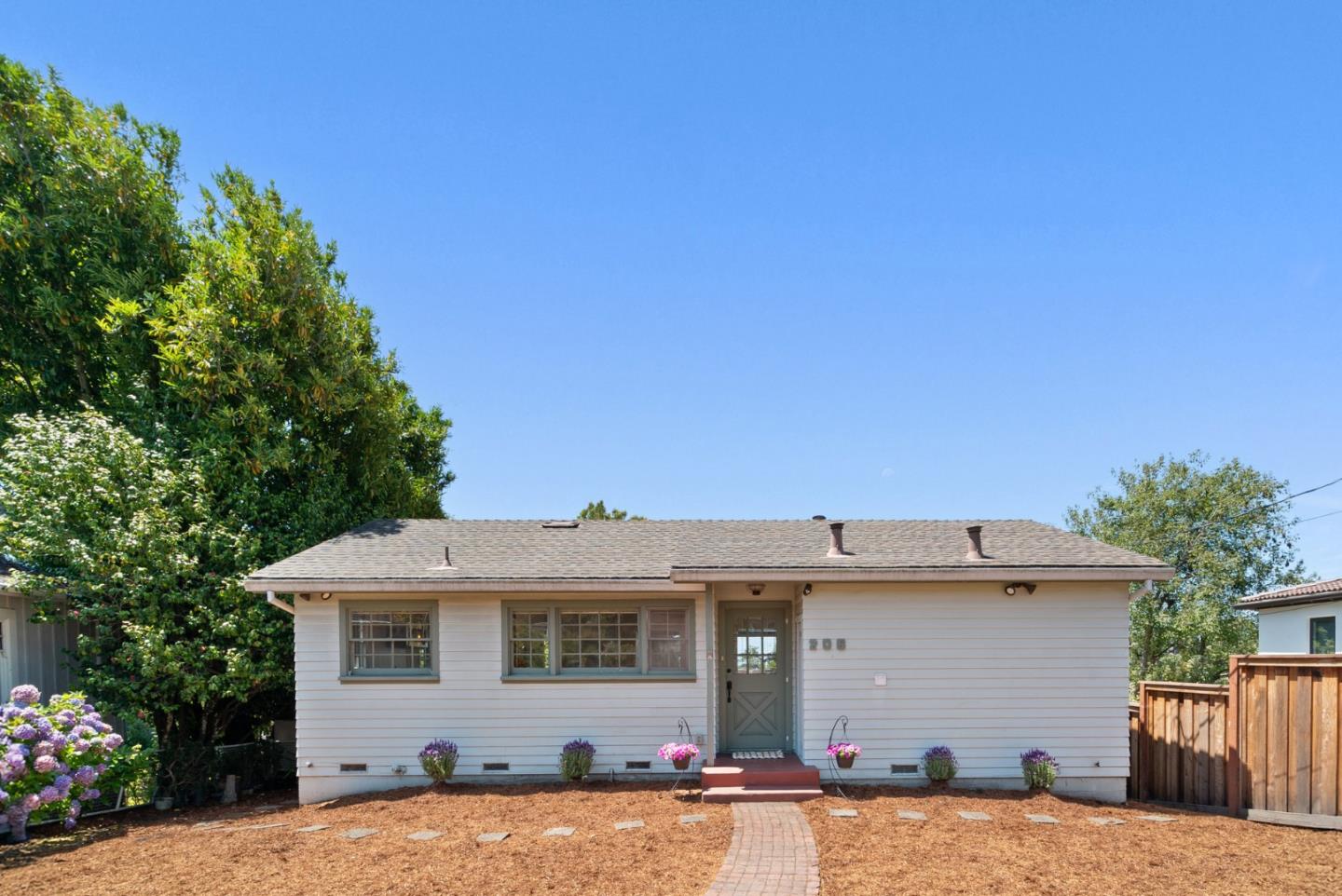 Detail Gallery Image 4 of 45 For 206 Bayview Ct, Aptos,  CA 95003 - 1 Beds | 1 Baths