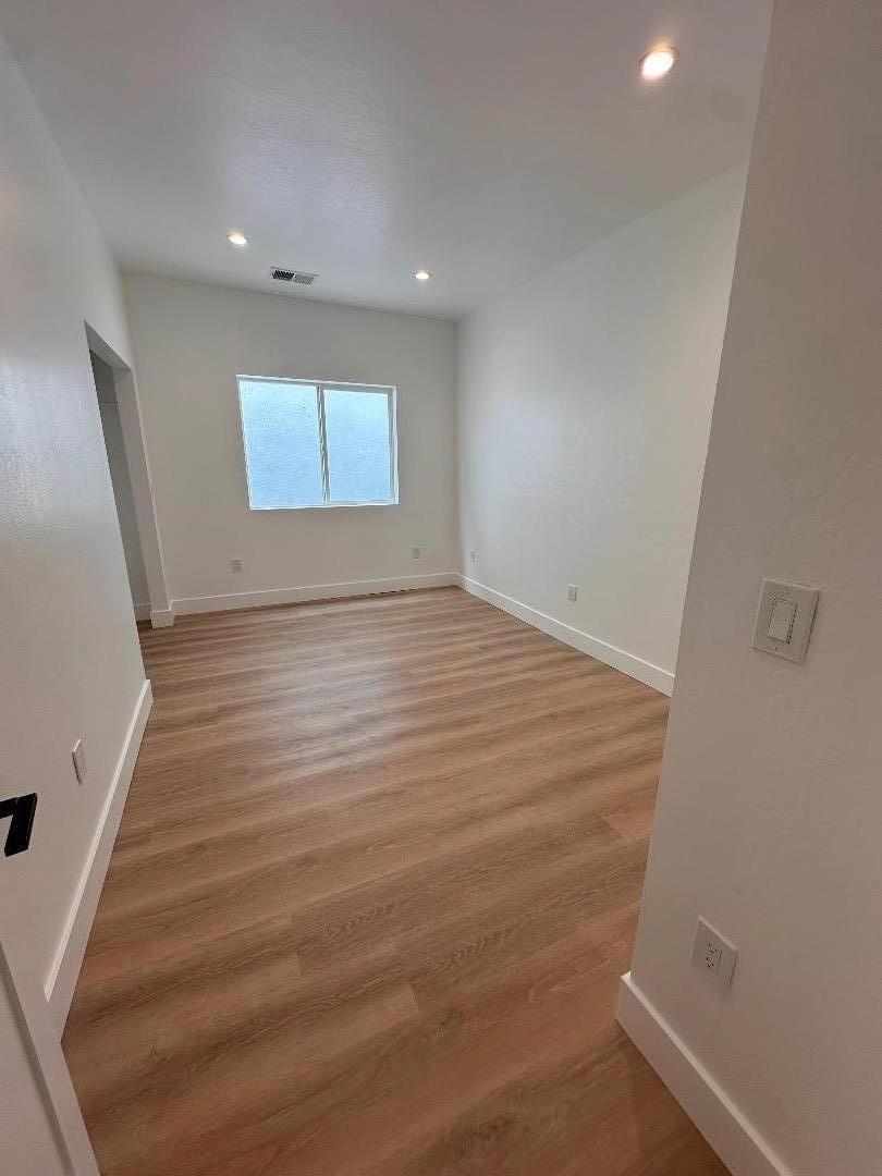 Detail Gallery Image 5 of 9 For 327 Commercial Ave, South San Francisco,  CA 94080 - 3 Beds | 2 Baths
