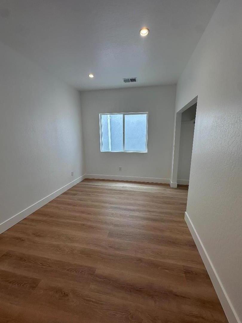 Detail Gallery Image 7 of 9 For 327 Commercial Ave, South San Francisco,  CA 94080 - 3 Beds | 2 Baths
